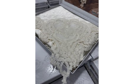 Турецкая велюровая скатерть 160х220 см Haspen Zeynep с кружевом